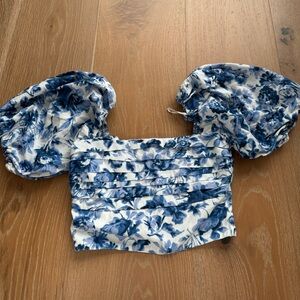 A&F puff sleeves blouse